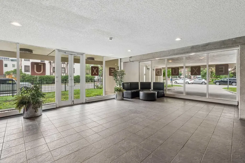 1209 6 Street SW Calgary AB T2R 0Z5
