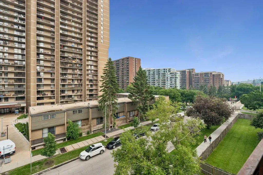 1209 6 Street SW Calgary AB T2R 0Z5