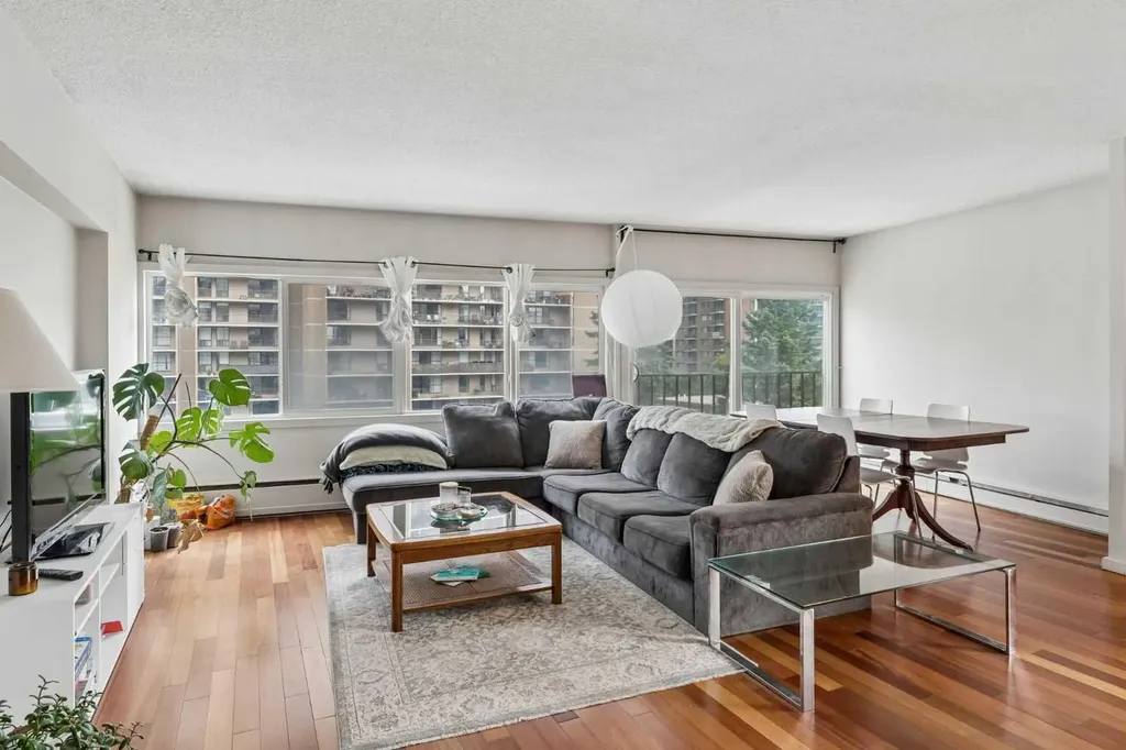 1209 6 Street SW Calgary AB T2R 0Z5