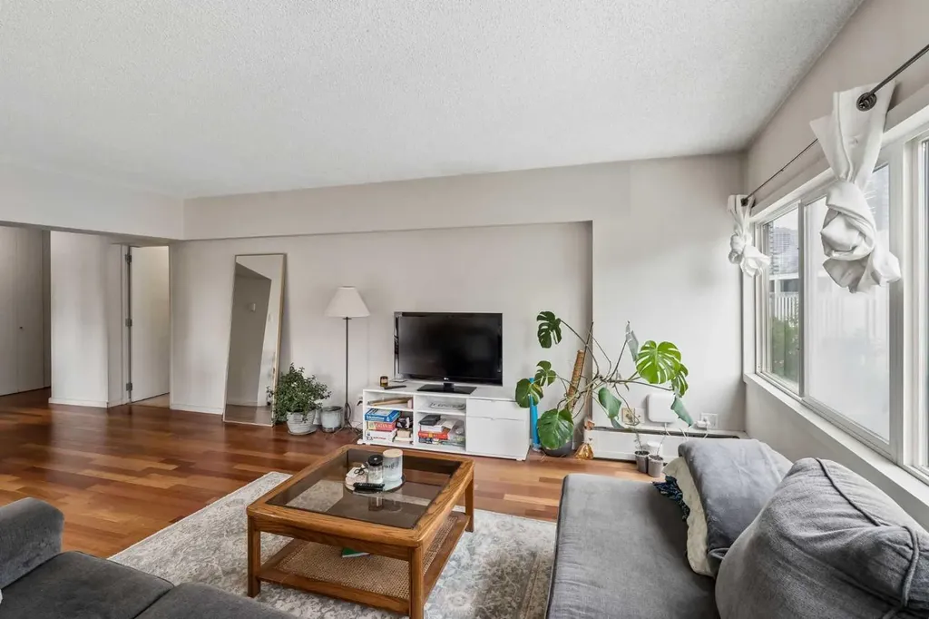 1209 6 Street SW Calgary AB T2R 0Z5