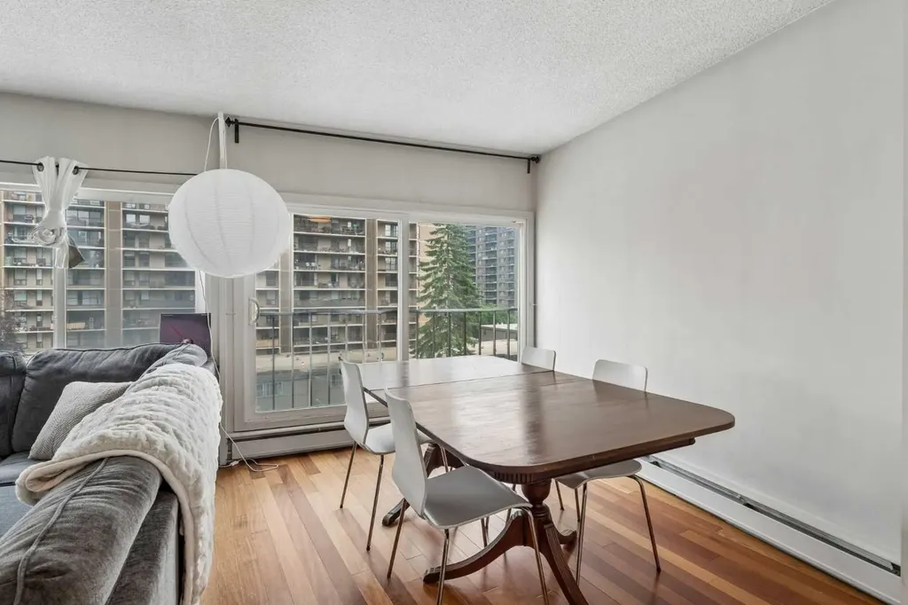 1209 6 Street SW Calgary AB T2R 0Z5
