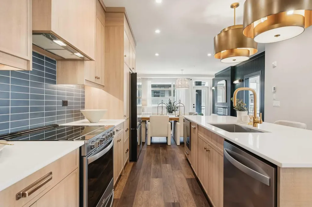 55 Lucas Way NW Calgary AB T3P 2C7
