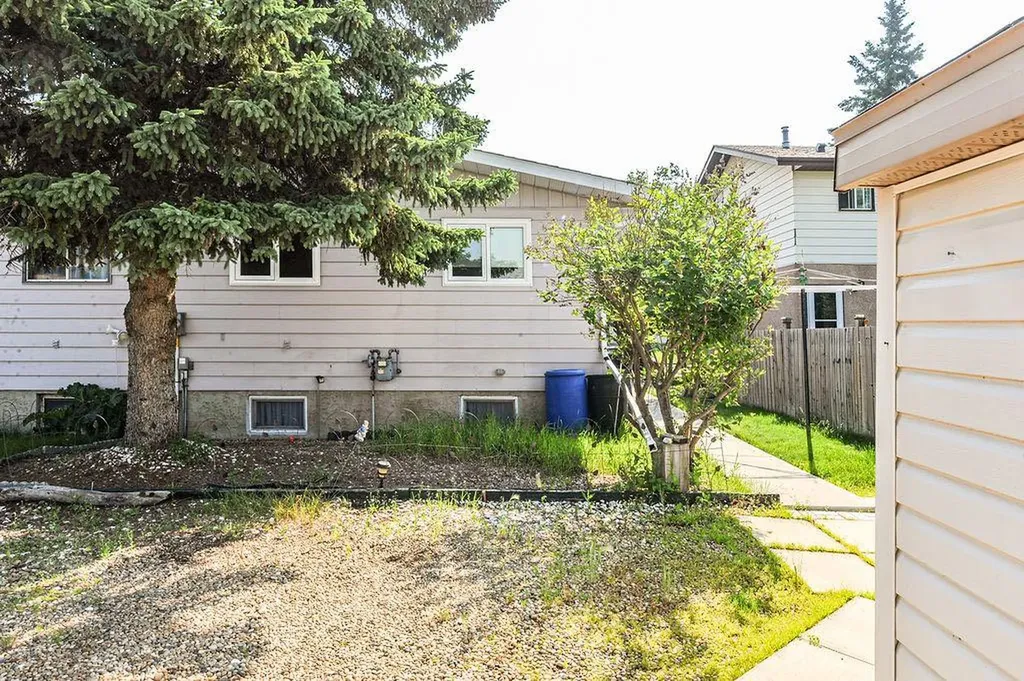 4310A 65 Street Camrose AB T4V 2J5
