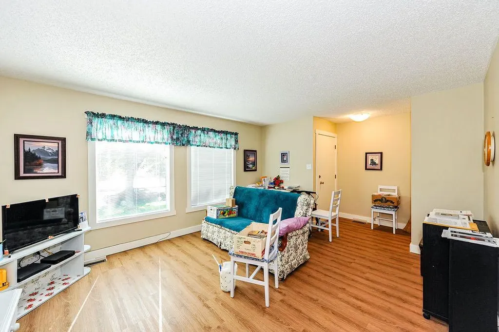 4310A 65 Street Camrose AB T4V 2J5