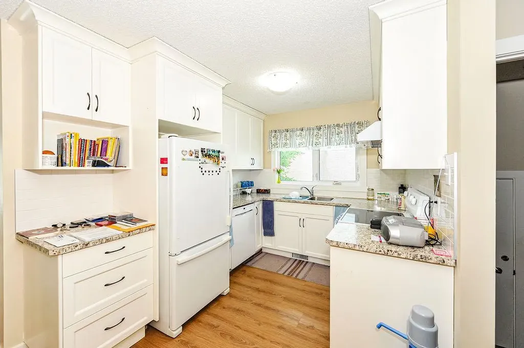 4310A 65 Street Camrose AB T4V 2J5