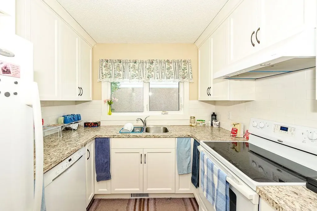 4310A 65 Street Camrose AB T4V 2J5