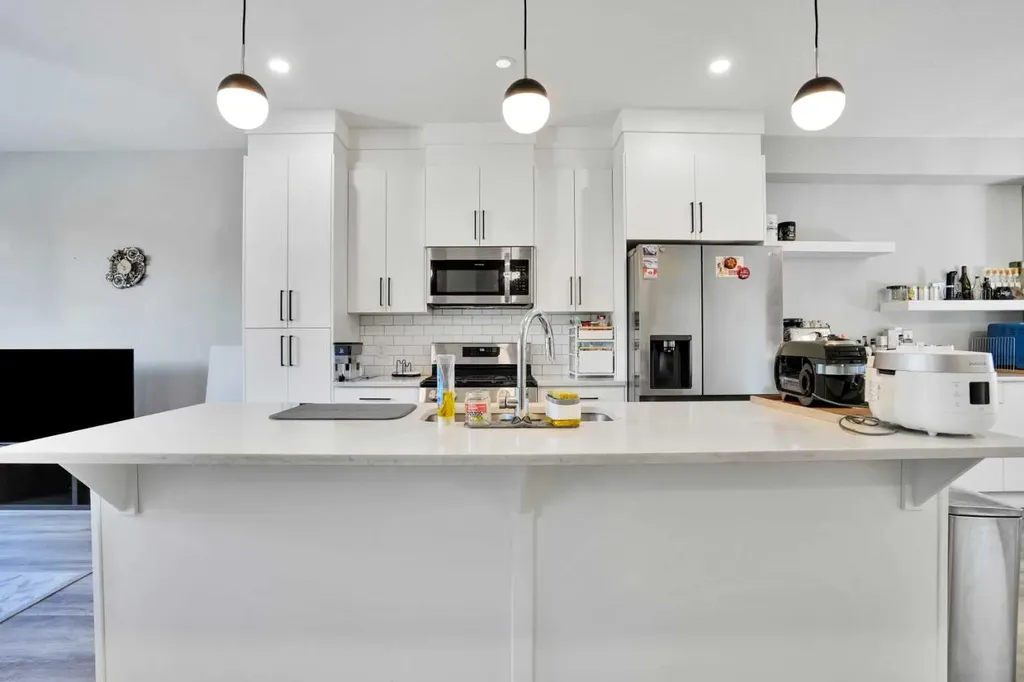 1757 45 Street NW Calgary AB T3B 0P2