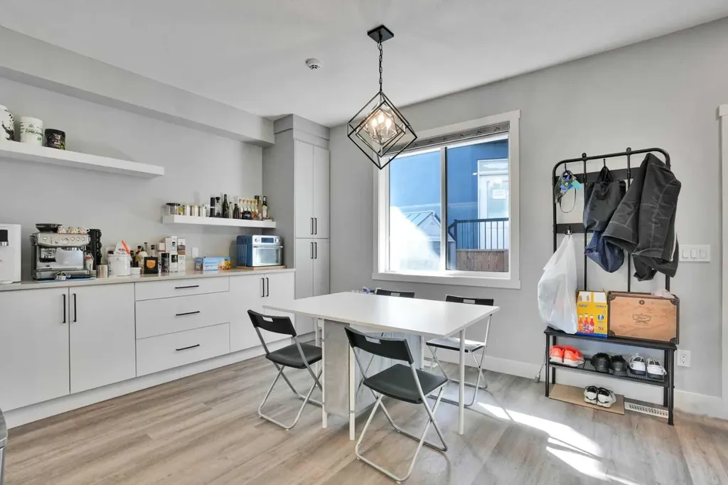 1757 45 Street NW Calgary AB T3B 0P2