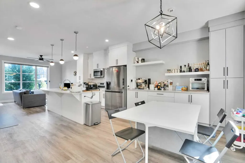 1757 45 Street NW Calgary AB T3B 0P2