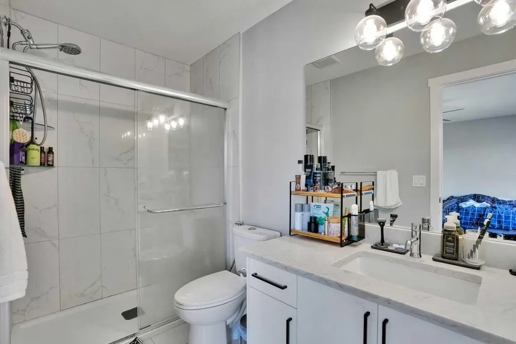 1757 45 Street NW Calgary AB T3B 0P2