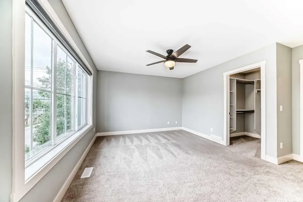 1757 45 Street NW Calgary AB T3B 0P2