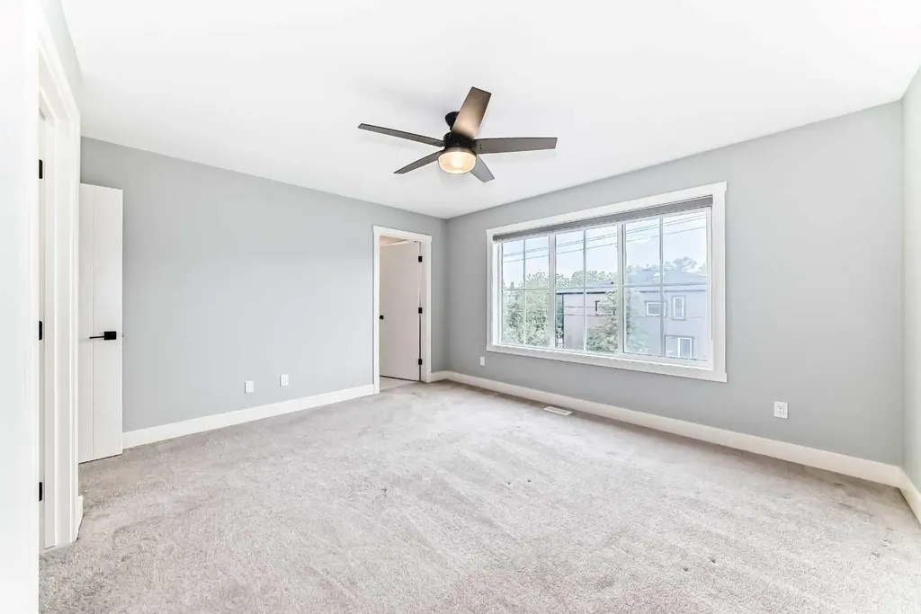 1757 45 Street NW Calgary AB T3B 0P2