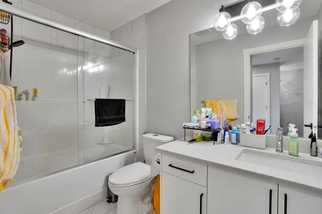 1757 45 Street NW Calgary AB T3B 0P2