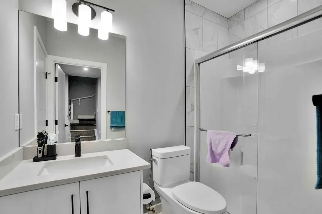 1757 45 Street NW Calgary AB T3B 0P2