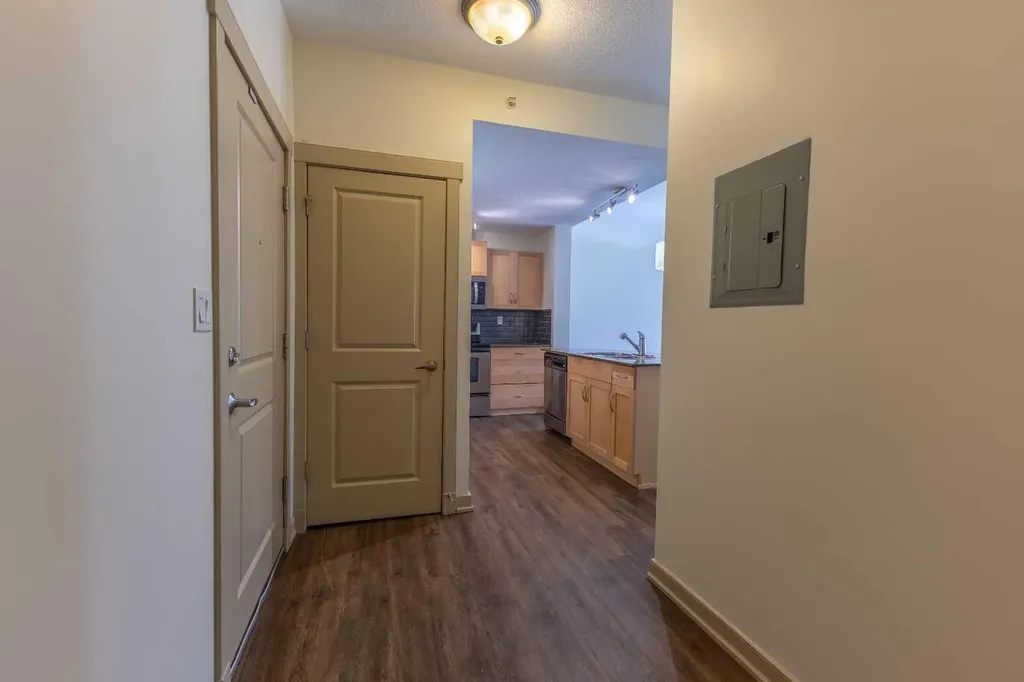 5605 Henwood Street SW Calgary AB T3E 7R1