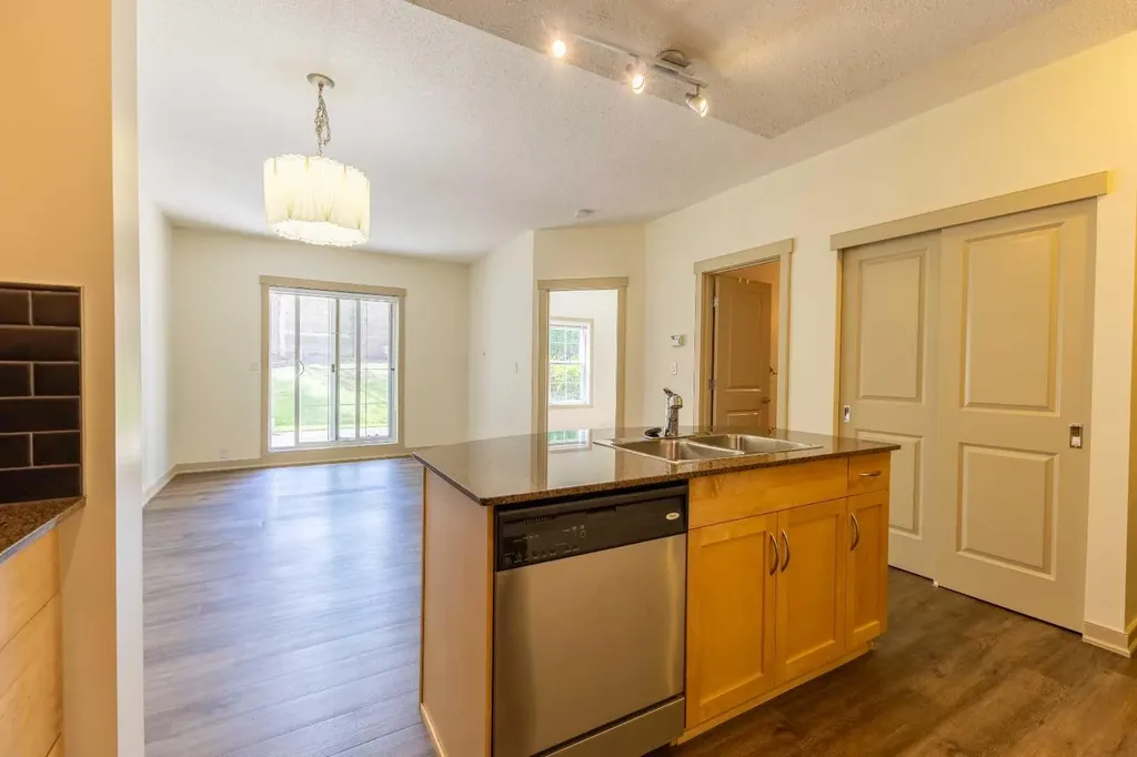 5605 Henwood Street SW Calgary AB T3E 7R1
