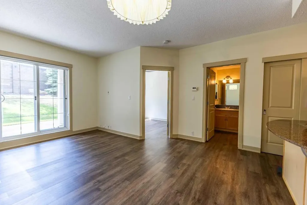 5605 Henwood Street SW Calgary AB T3E 7R1