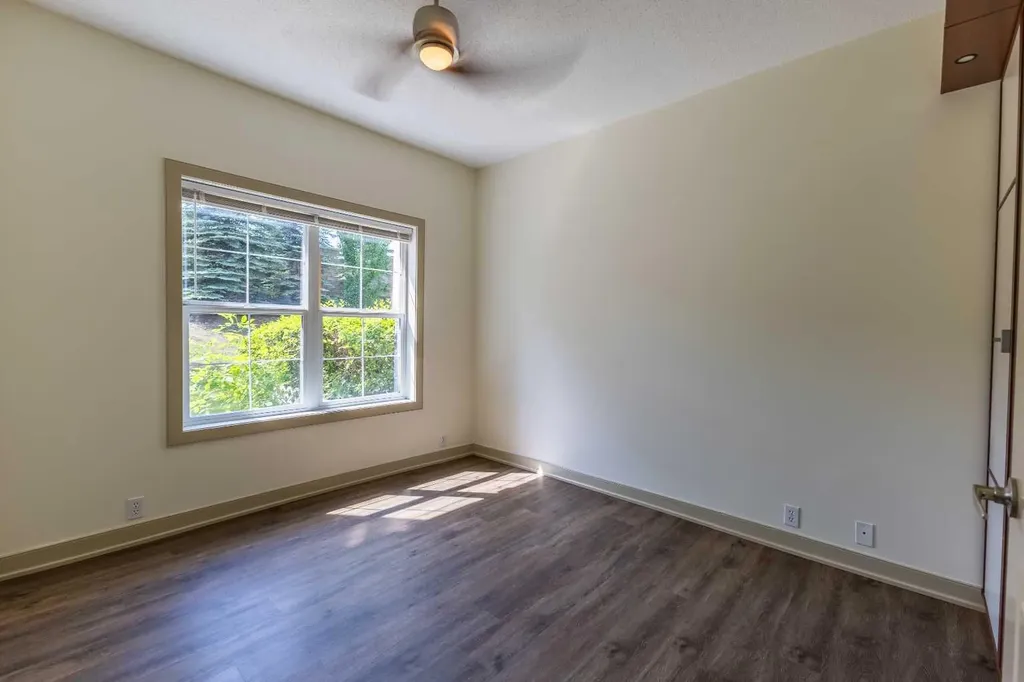 5605 Henwood Street SW Calgary AB T3E 7R1