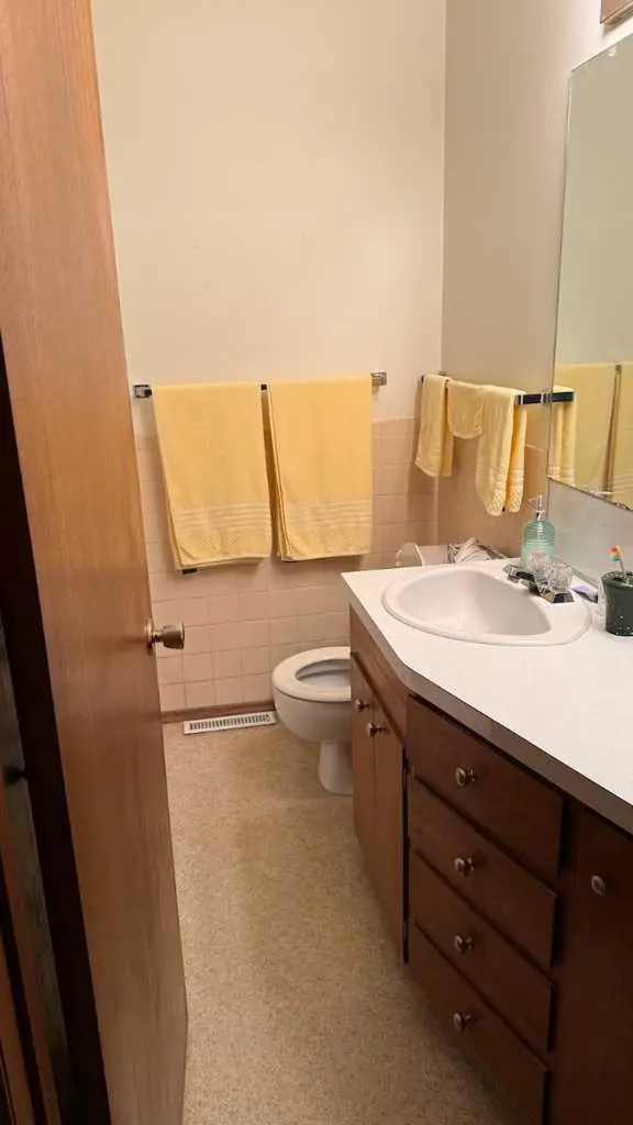 3014, 3016 25 Avenue SW Calgary AB T2E 0K4