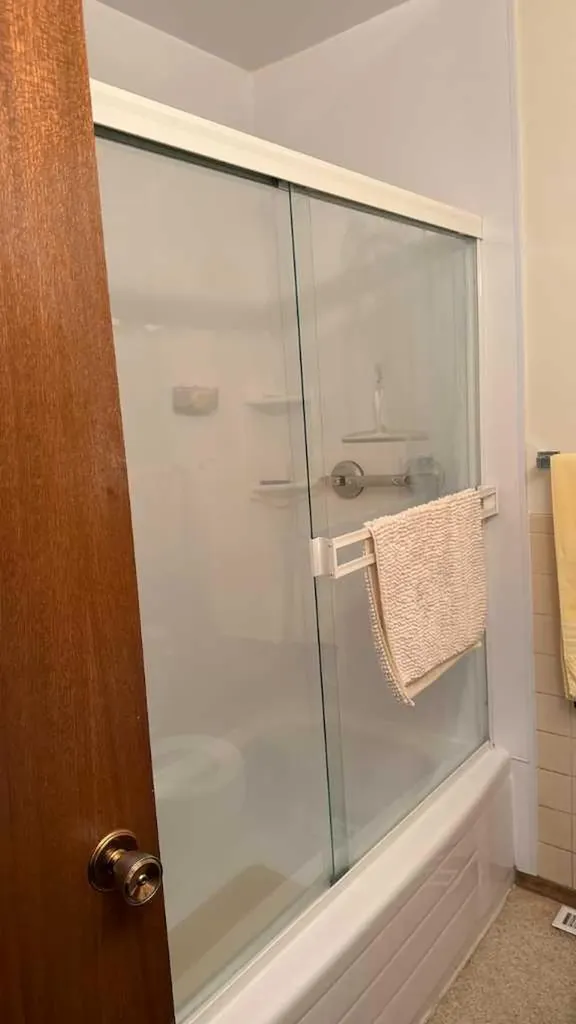 3014, 3016 25 Avenue SW Calgary AB T2E 0K4