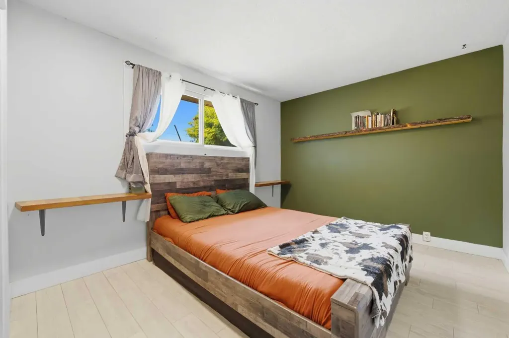 4159 Doverbrook Road SE Calgary AB T2B 1X4
