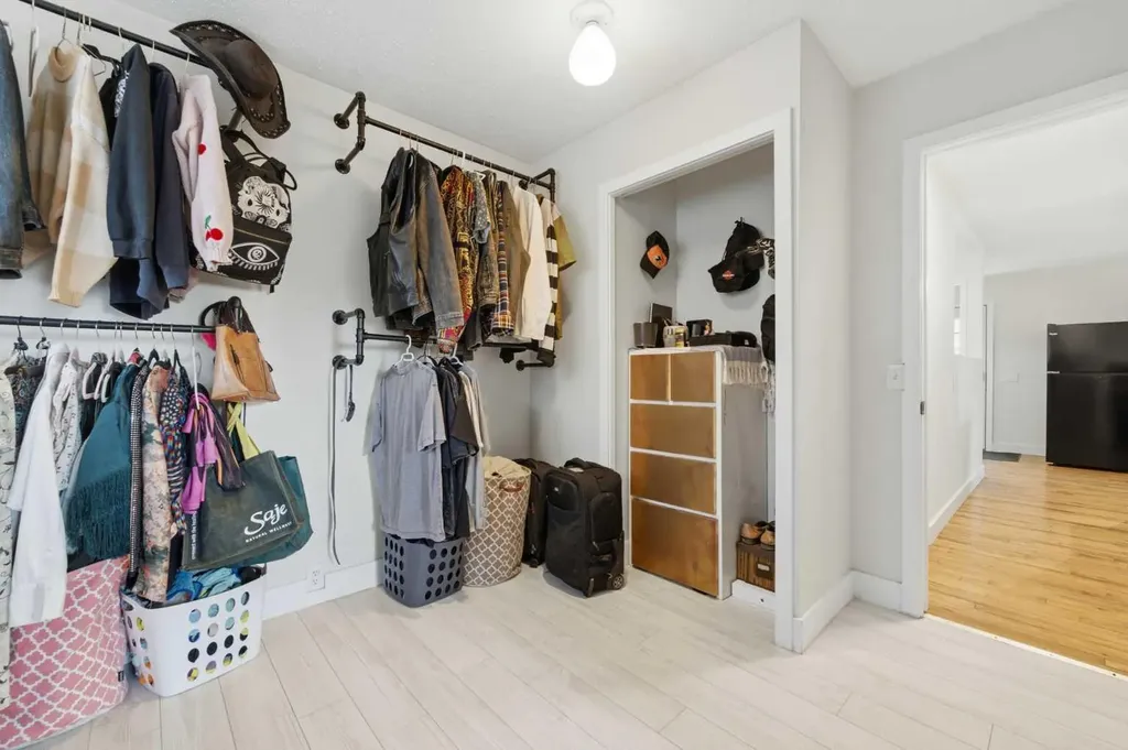 4159 Doverbrook Road SE Calgary AB T2B 1X4