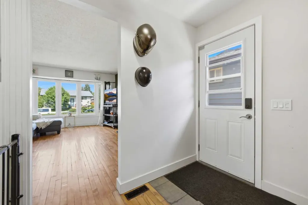 4159 Doverbrook Road SE Calgary AB T2B 1X4