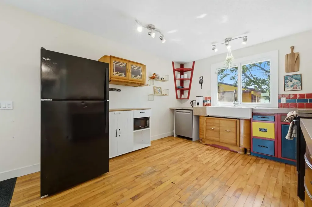 4159 Doverbrook Road SE Calgary AB T2B 1X4