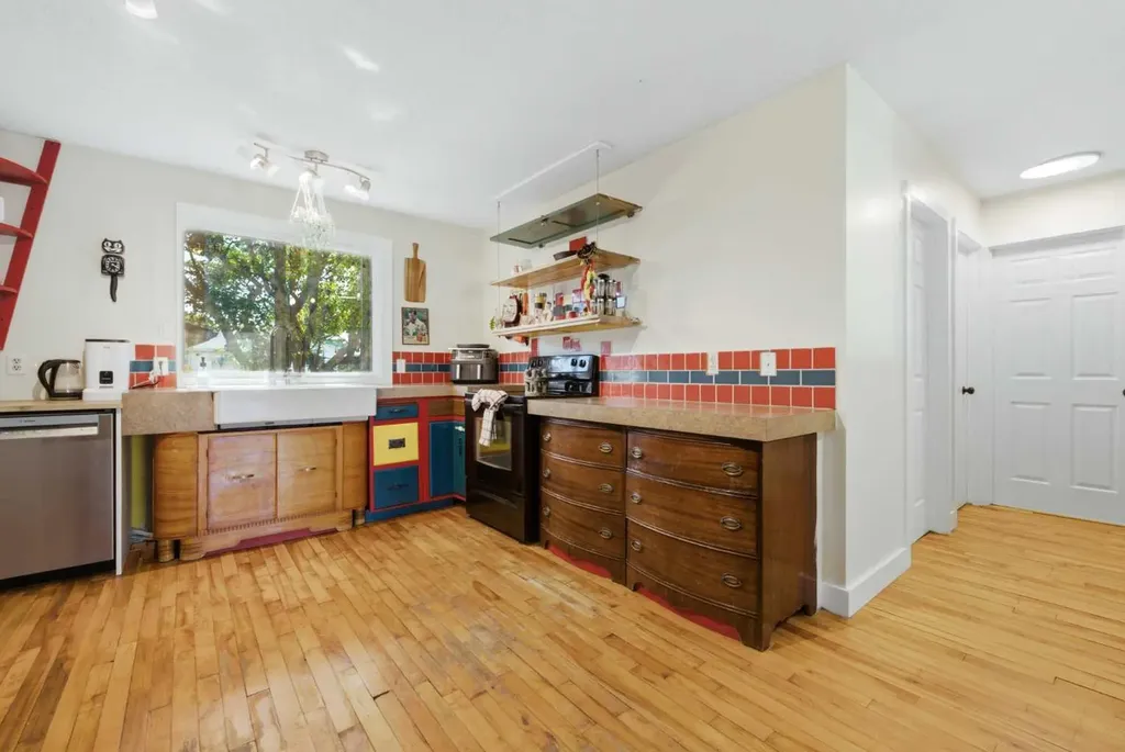 4159 Doverbrook Road SE Calgary AB T2B 1X4