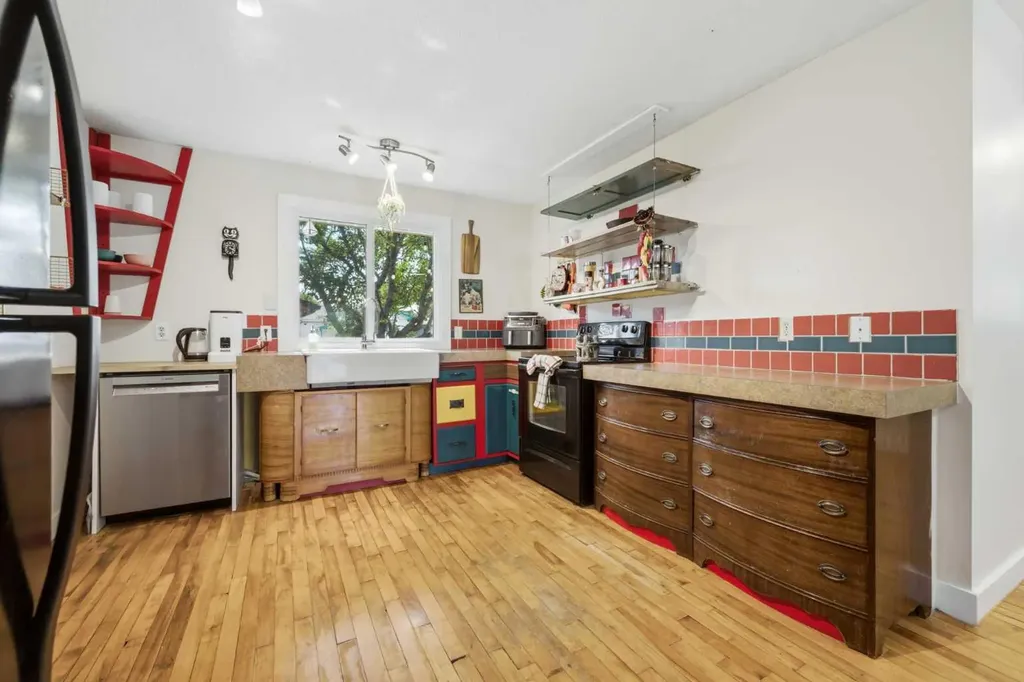 4159 Doverbrook Road SE Calgary AB T2B 1X4