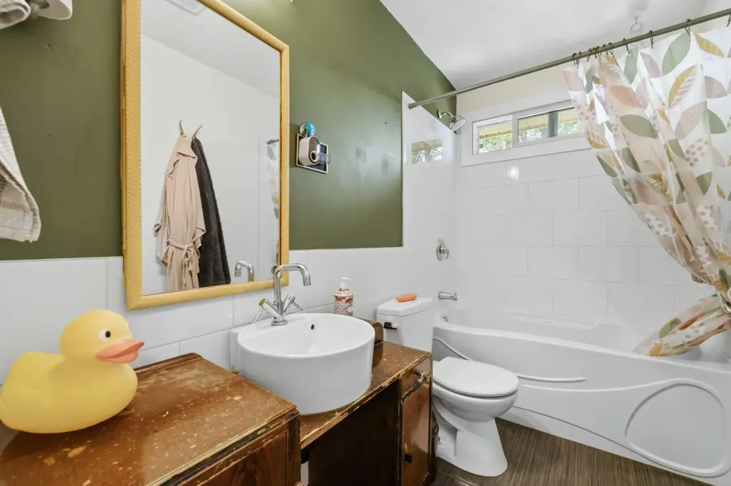 4159 Doverbrook Road SE Calgary AB T2B 1X4