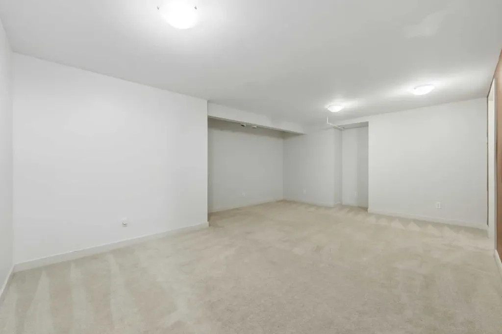 4159 Doverbrook Road SE Calgary AB T2B 1X4