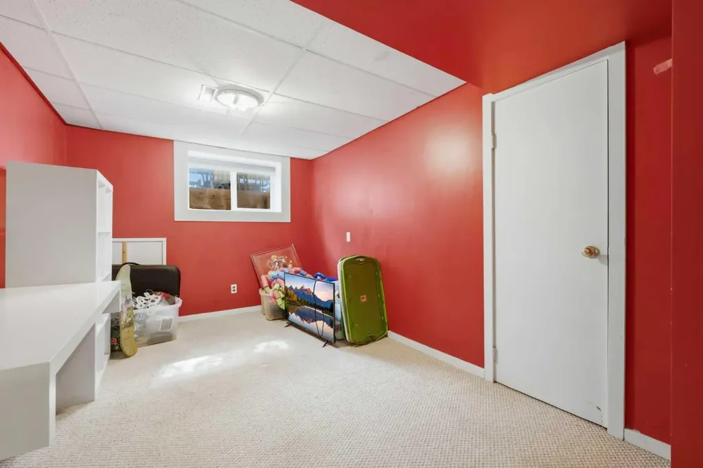 4159 Doverbrook Road SE Calgary AB T2B 1X4