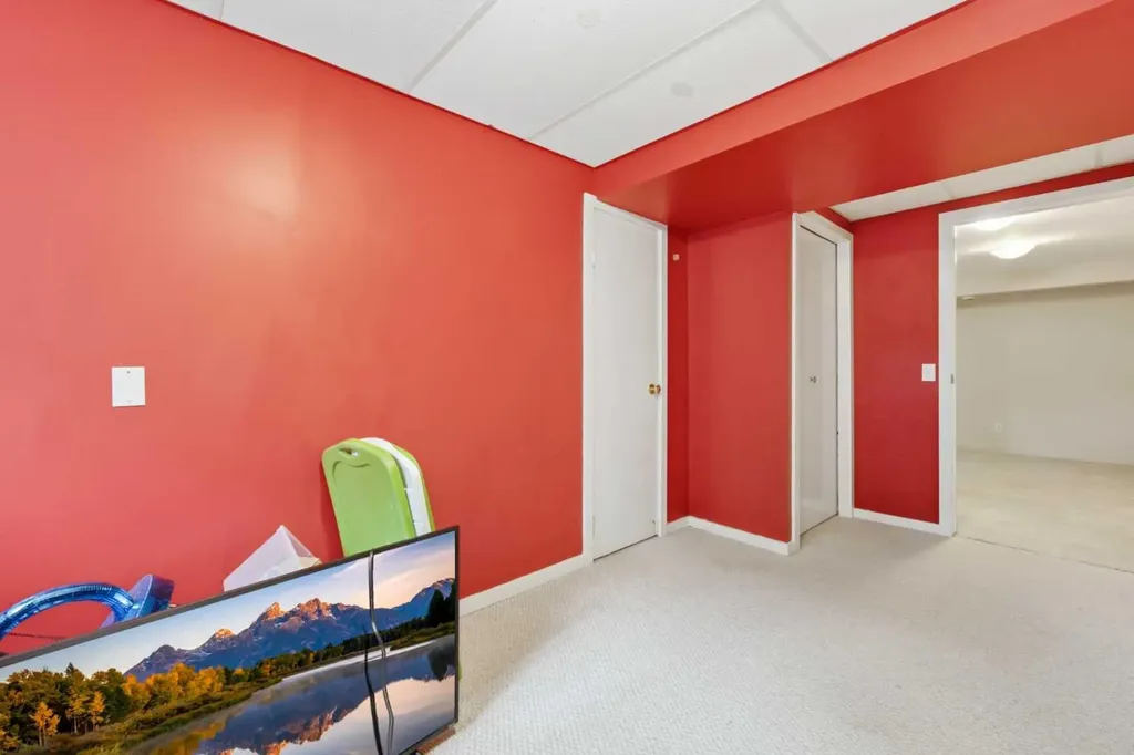 4159 Doverbrook Road SE Calgary AB T2B 1X4