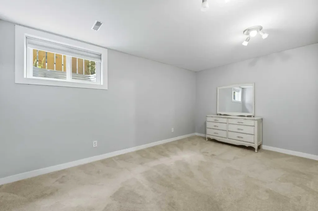 4159 Doverbrook Road SE Calgary AB T2B 1X4