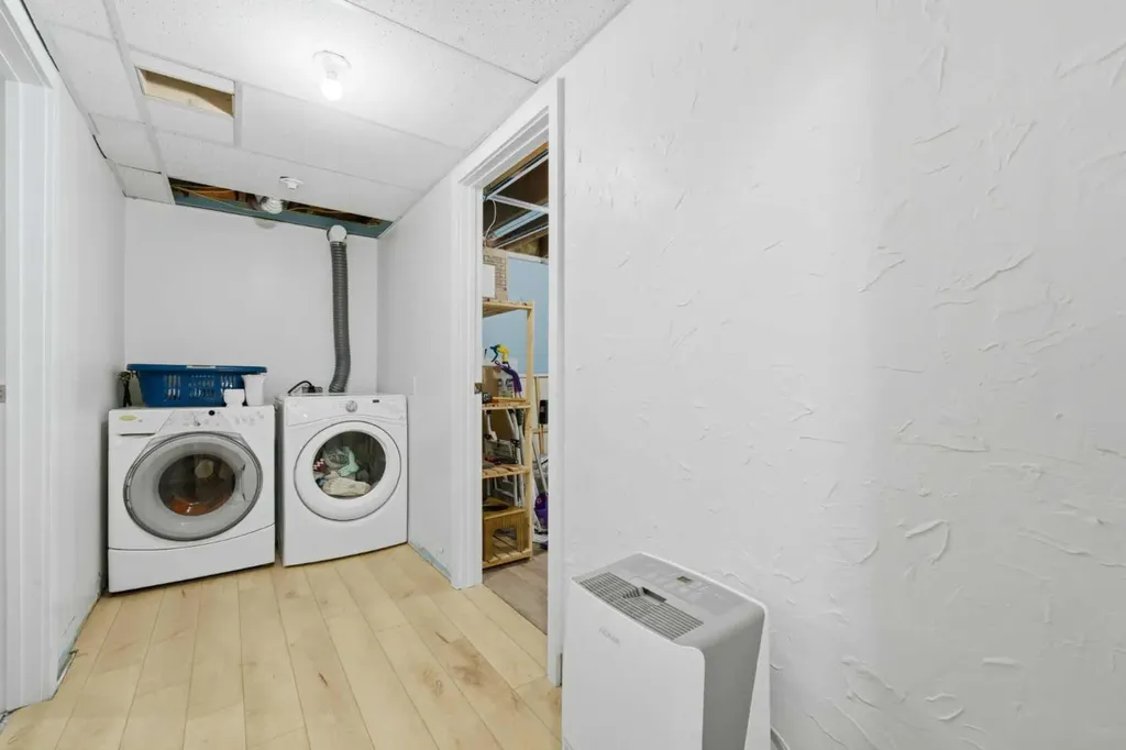4159 Doverbrook Road SE Calgary AB T2B 1X4