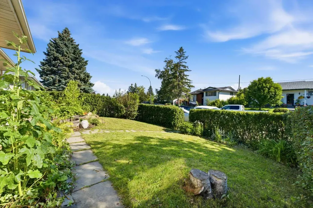 4159 Doverbrook Road SE Calgary AB T2B 1X4