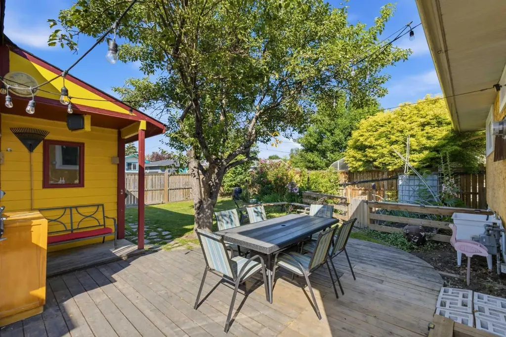 4159 Doverbrook Road SE Calgary AB T2B 1X4
