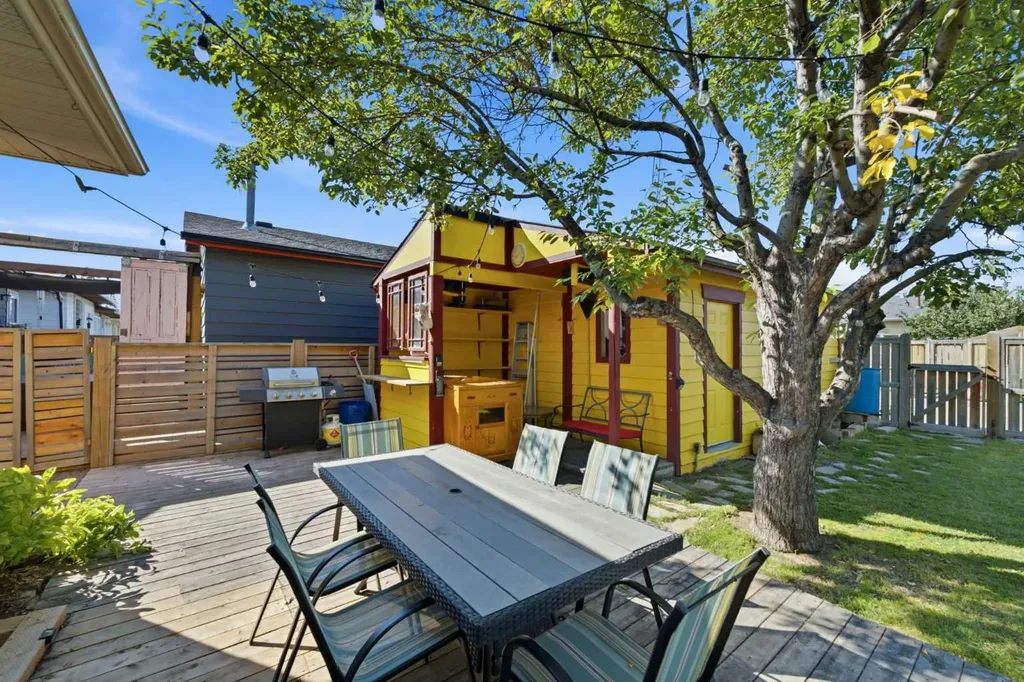4159 Doverbrook Road SE Calgary AB T2B 1X4