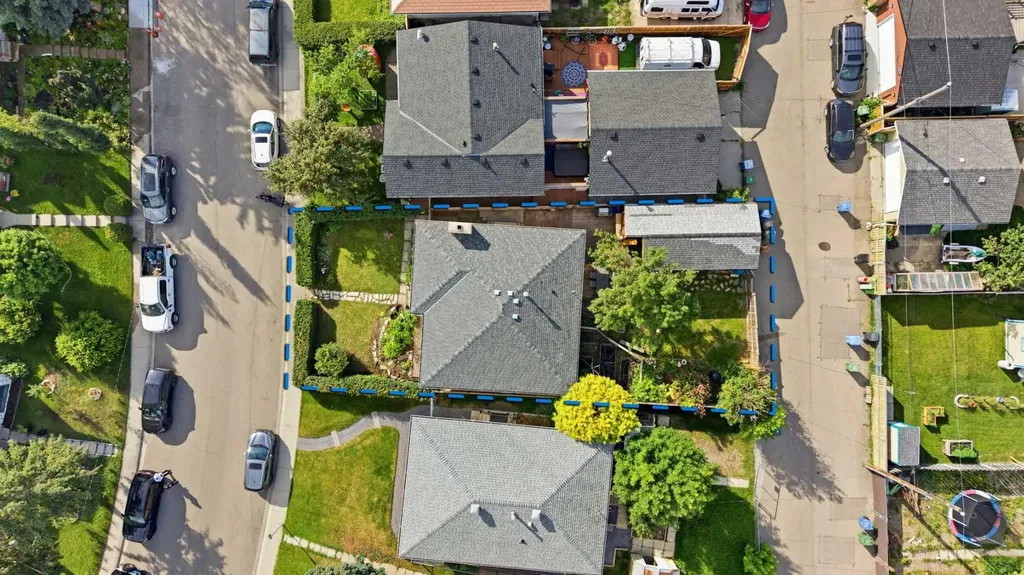 4159 Doverbrook Road SE Calgary AB T2B 1X4