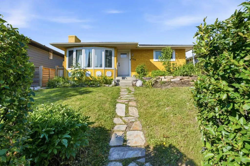 4159 Doverbrook Road SE Calgary AB T2B 1X4