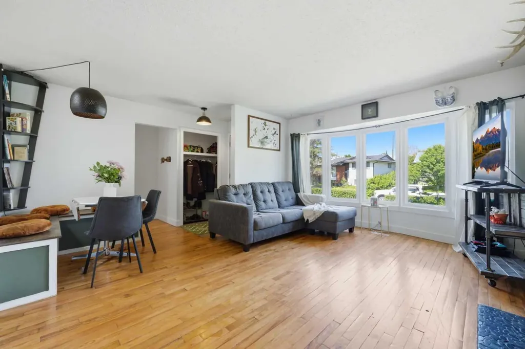 4159 Doverbrook Road SE Calgary AB T2B 1X4