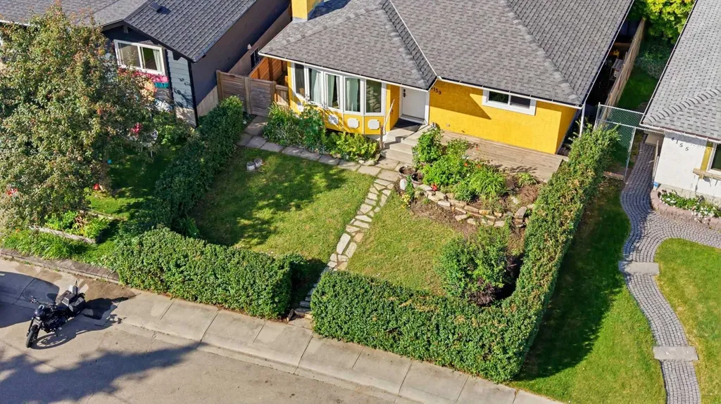 4159 Doverbrook Road SE Calgary AB T2B 1X4