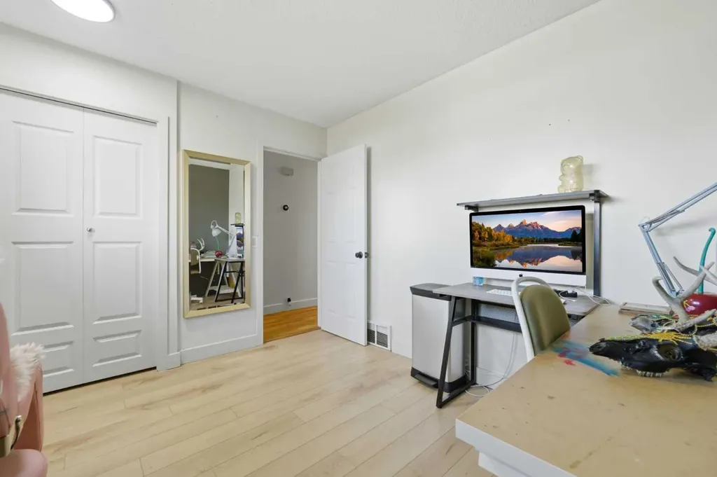 4159 Doverbrook Road SE Calgary AB T2B 1X4