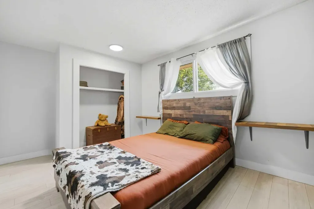 4159 Doverbrook Road SE Calgary AB T2B 1X4
