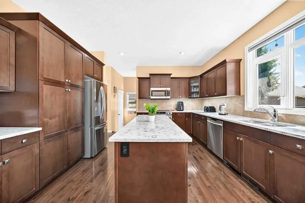 29 Westridge Crescent Okotoks AB T1S 0G7