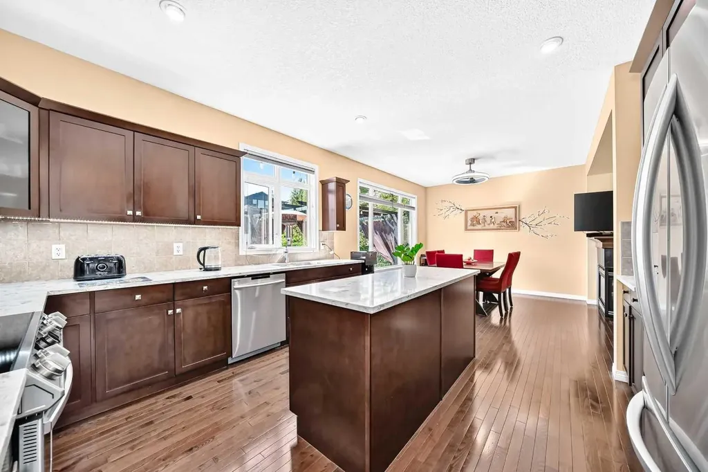 29 Westridge Crescent Okotoks AB T1S 0G7