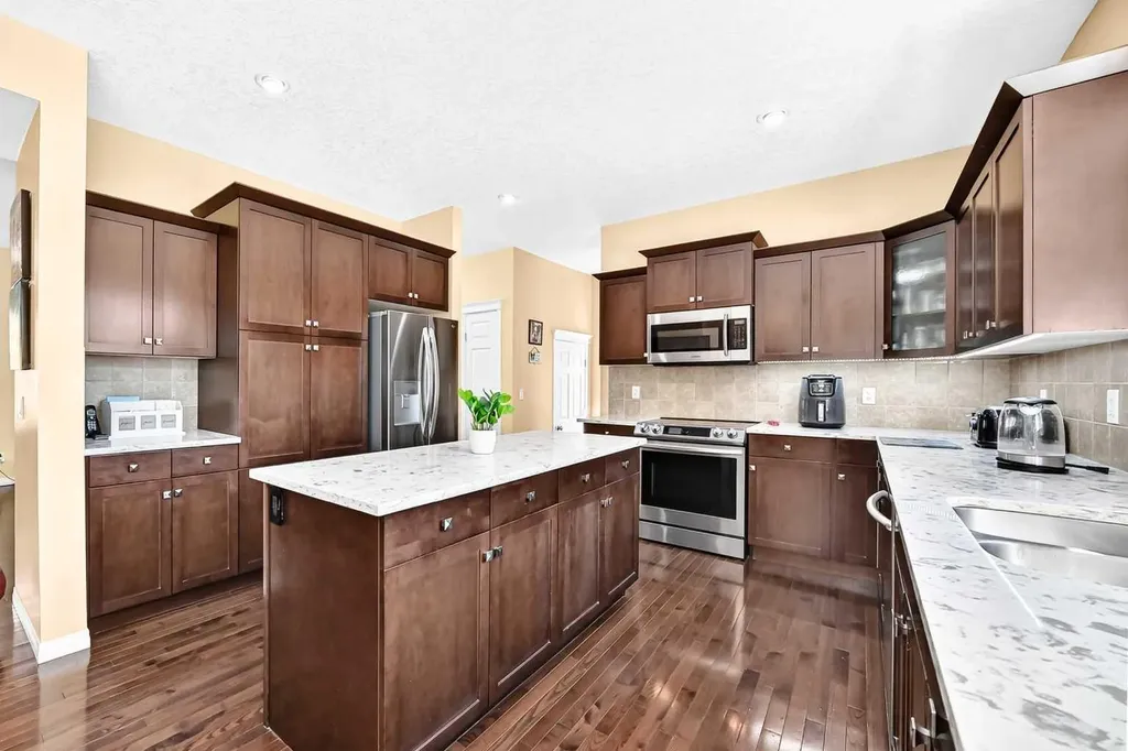 29 Westridge Crescent Okotoks AB T1S 0G7