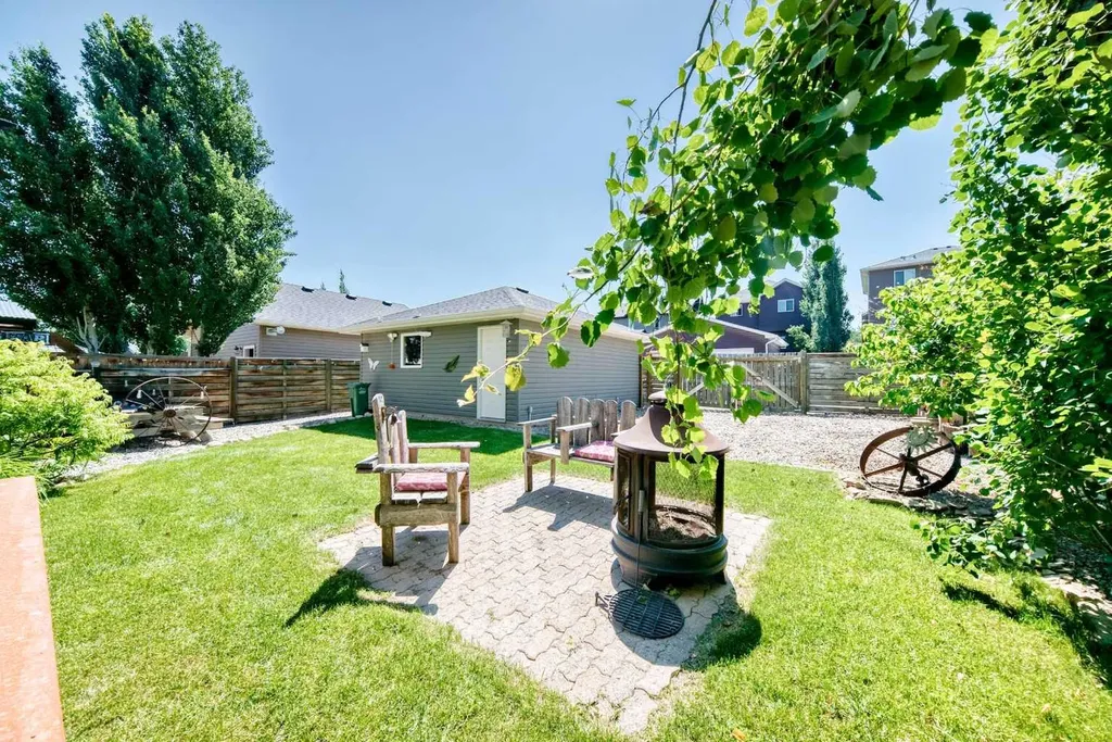 29 Westridge Crescent Okotoks AB T1S 0G7