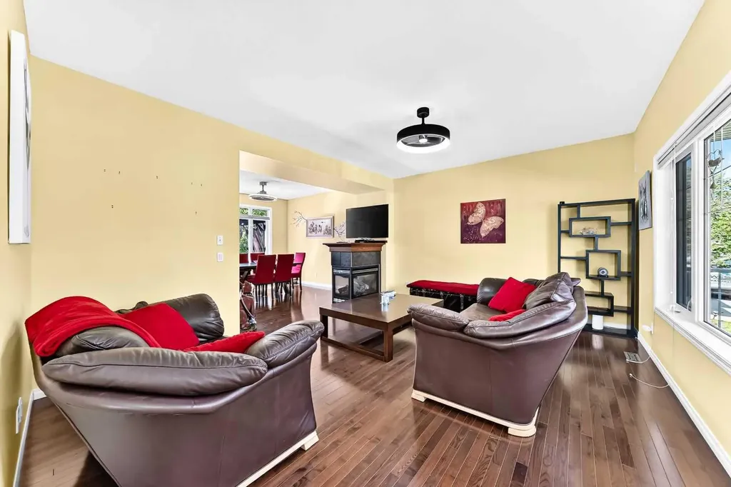 29 Westridge Crescent Okotoks AB T1S 0G7